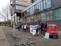 Arrestaties en politie repressie op picket bij de IND Amsterdam in solidariteit met Abtin.